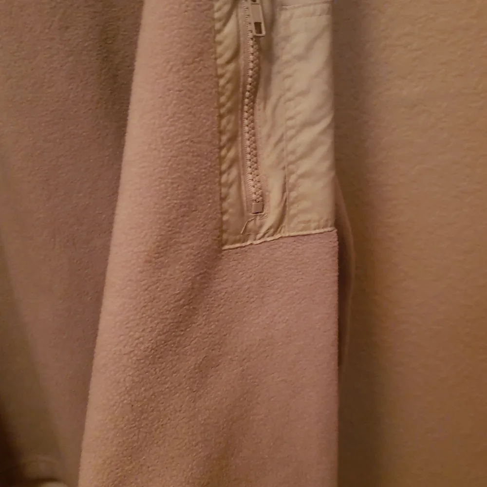 Cream colored pullover fleece jacket - Picture 3 of 6